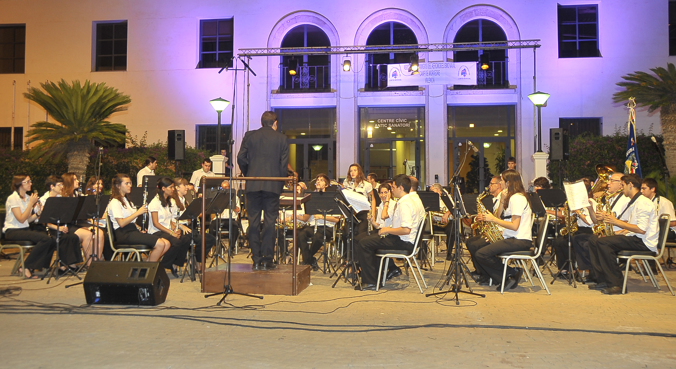 El festival Música al Port continúa este sábado con el concierto “Una noche con Mecano”