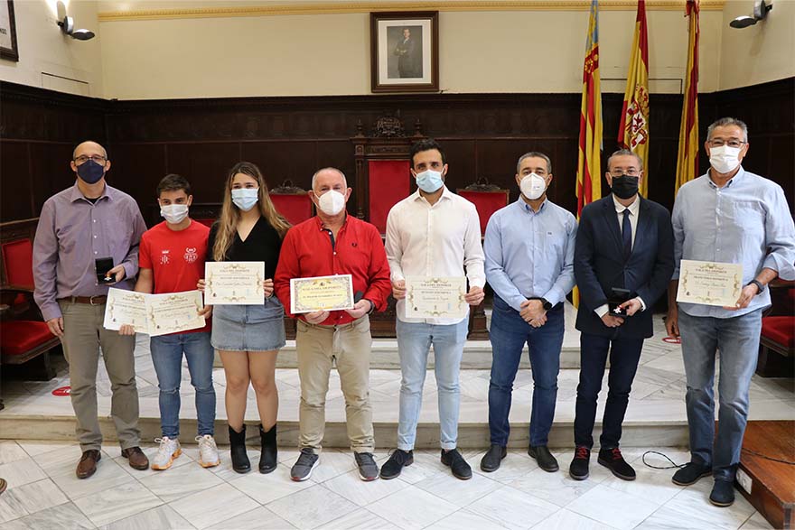 El Ayuntamiento de Sagunto recibe a las y los deportistas galardonados en la Gala del Deporte del Club de Lluita Camp de Morvedre