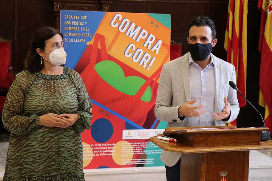 El Ayuntamiento de Sagunto entrega los nueve premios del sorteo de la campaña de dinamización del comercio local