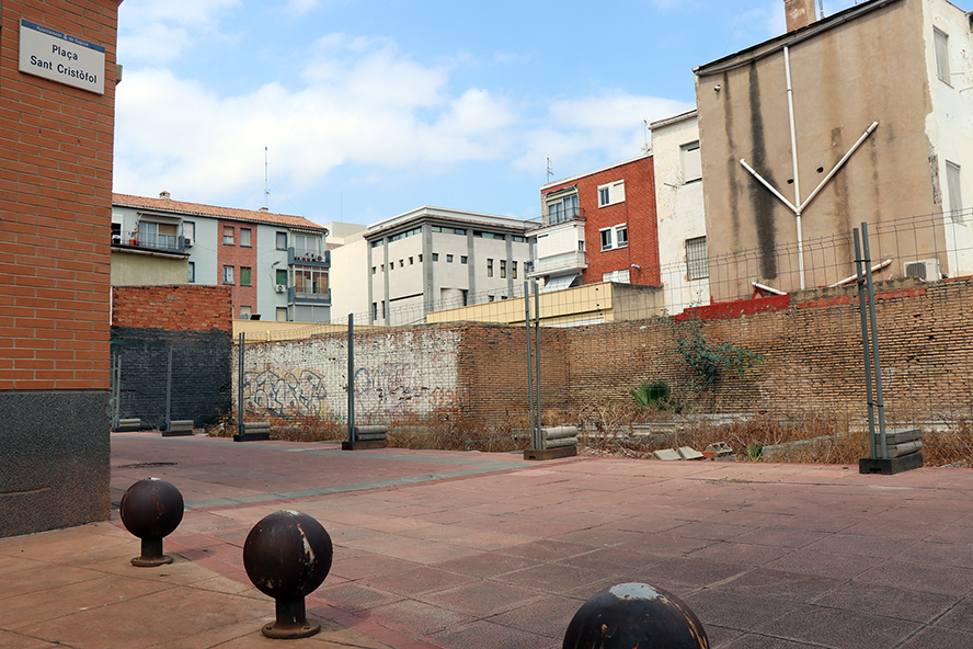 El Ayuntamiento vuelve a licitar la construcción de un edificio polifuncional en la plaza Sant Cristòfol de Sagunto