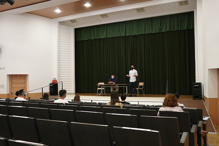 El personal de playas empieza la formación para mantener unas playas seguras este verano