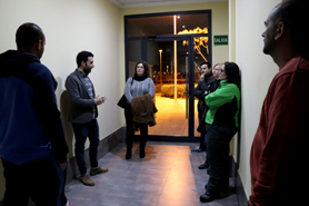 El alcalde de Sagunto se reúne con vecinas y vecinos de Fusión para informarles sobre el soterramiento de la línea de alta tensión