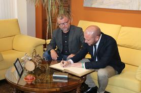 El alcalde, el presidente de la Diputación y la Federación visitan las remodelaciones del campo ‘Francisco Borrás Rafael’