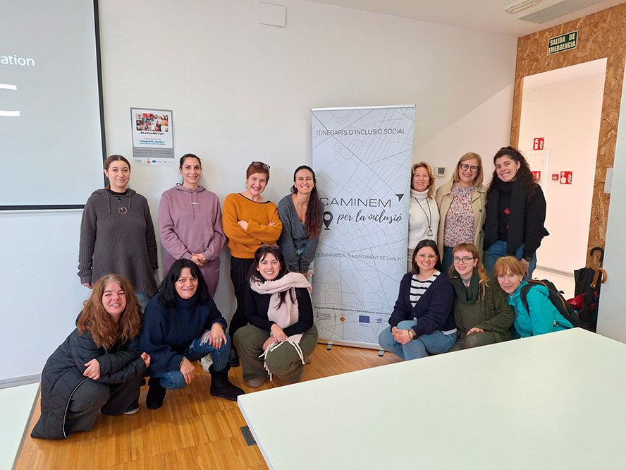 Servicios Sociales pone en marcha el taller ‘Lo Veo Me Ven’ para combatir la brecha digital