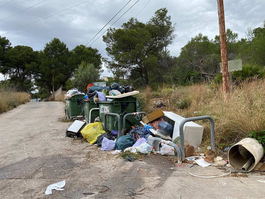 La SAG adelanta el servicio extraordinario de recogida de basuras estival y contrata a 24 personas de refuerzo por el aumento incontrolado de residuos en algunas zonas del municipio