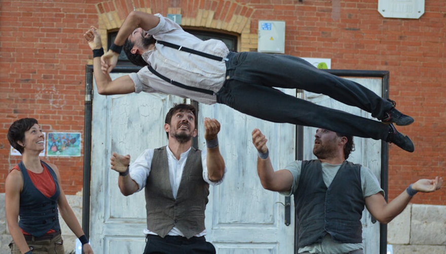 Trócola Circ trae Emportats a la Casa Municipal de Cultura