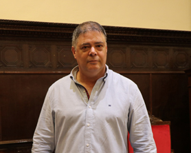 El Ayuntamiento de Sagunto apuesta por el lenguaje de signos en sus instalaciones y en los plenos municipales