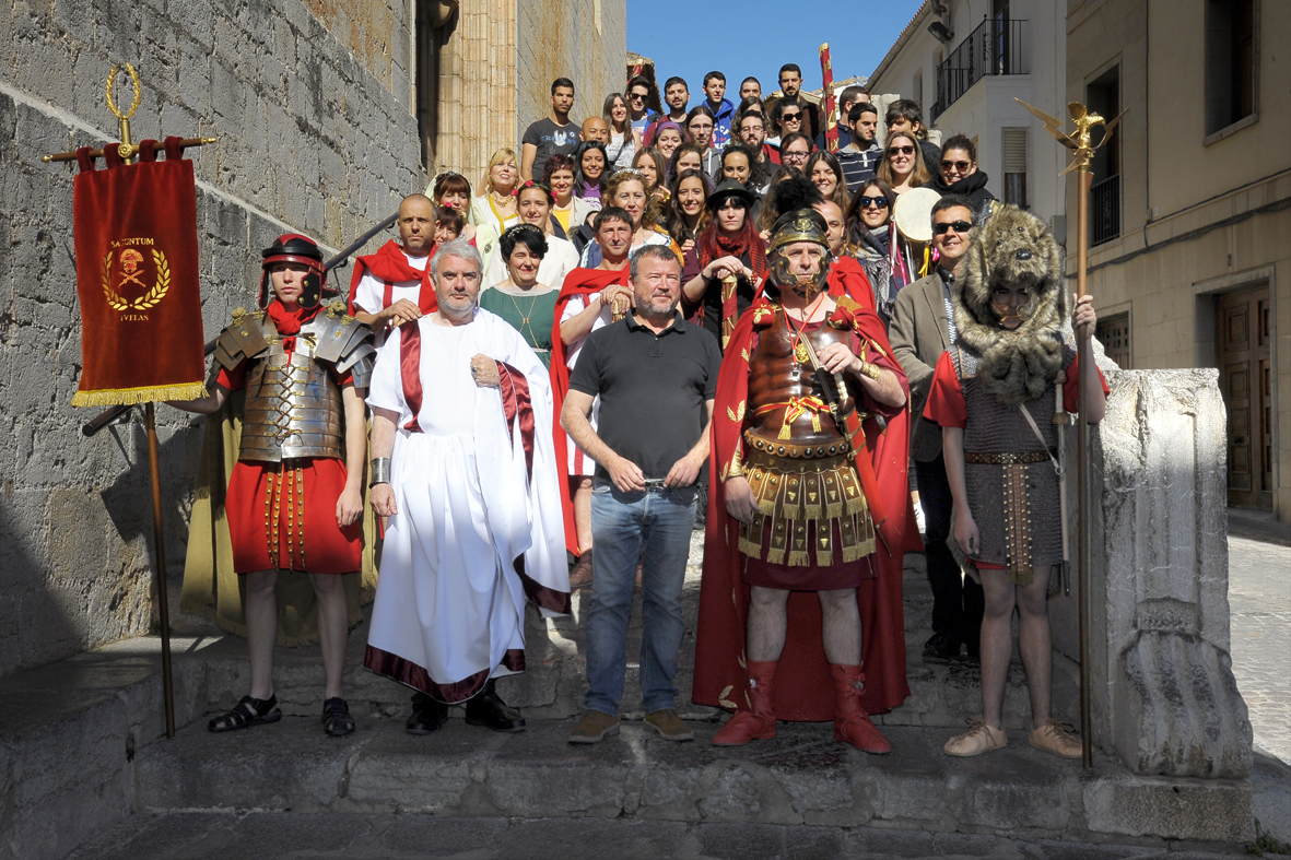 El alcalde de Sagunto y el delegado de Cultura acompañan a los asistentes a las III Jornadas de Literatura, Territorio y Educación en una ruta histórico-literaria