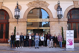 Sagunto guarda un minuto de silencio por los presuntos asesinatos machistas ocurridos en Sevilla, Finestrat (Alicante) y Pamplona