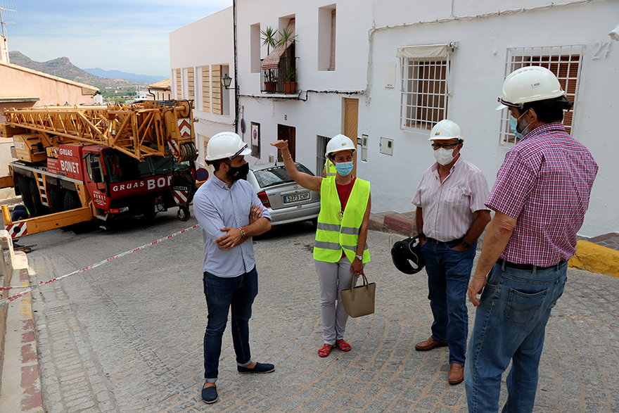 Iberdrola retira sus líneas y las torres eléctricas del Teatro Romano