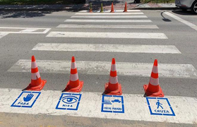 Sagunto iniciará en marzo la implantación de pictogramas en los pasos de peatones tras hacerlo en las piscinas municipales