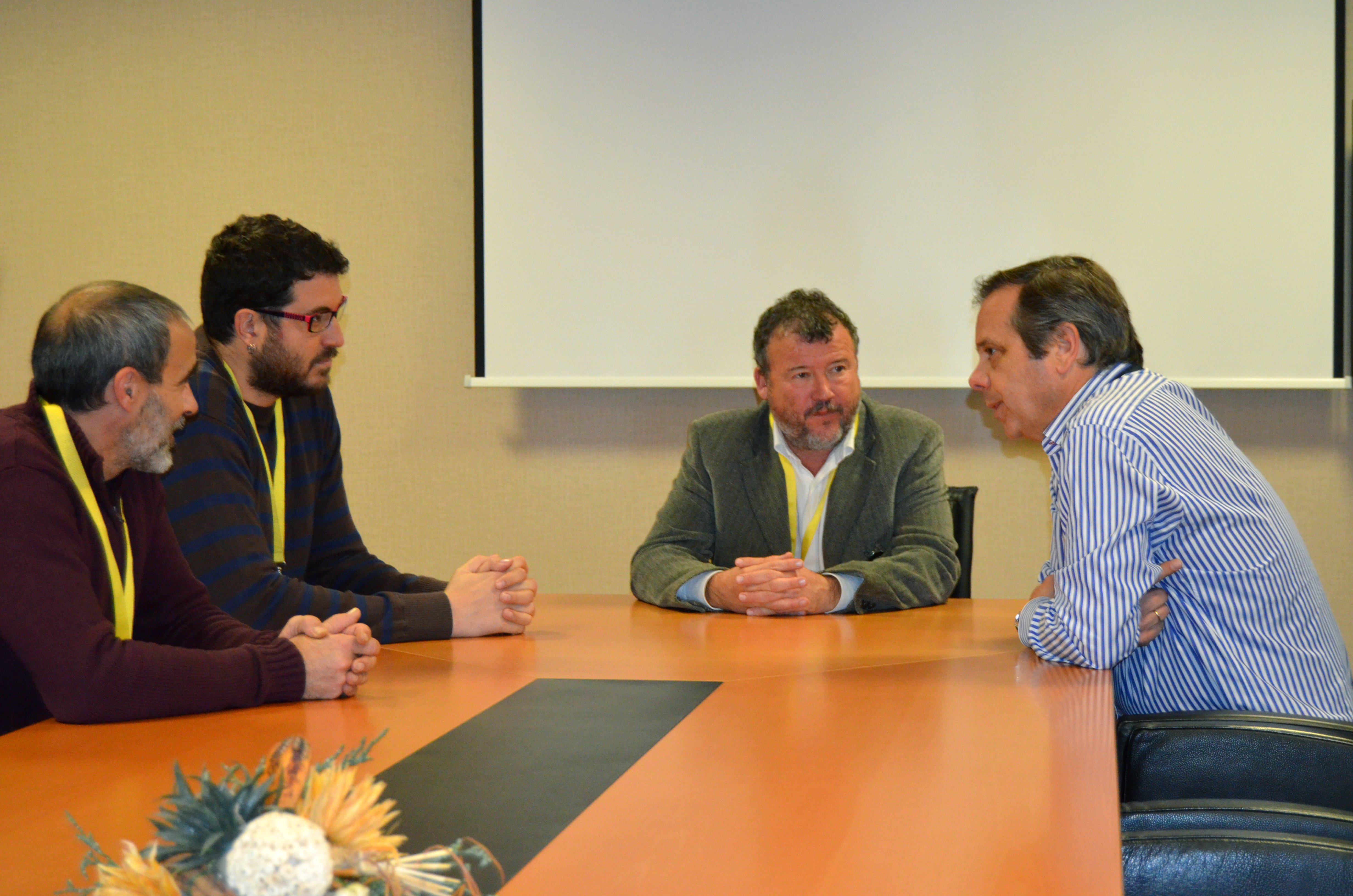 El alcalde y miembros del equipo de gobierno visitan la planta de Saggas