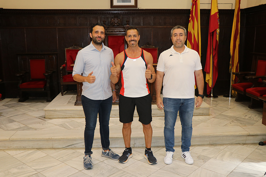 El Ayuntamiento recibe al galardonado culturista y campeón del mundo José María García