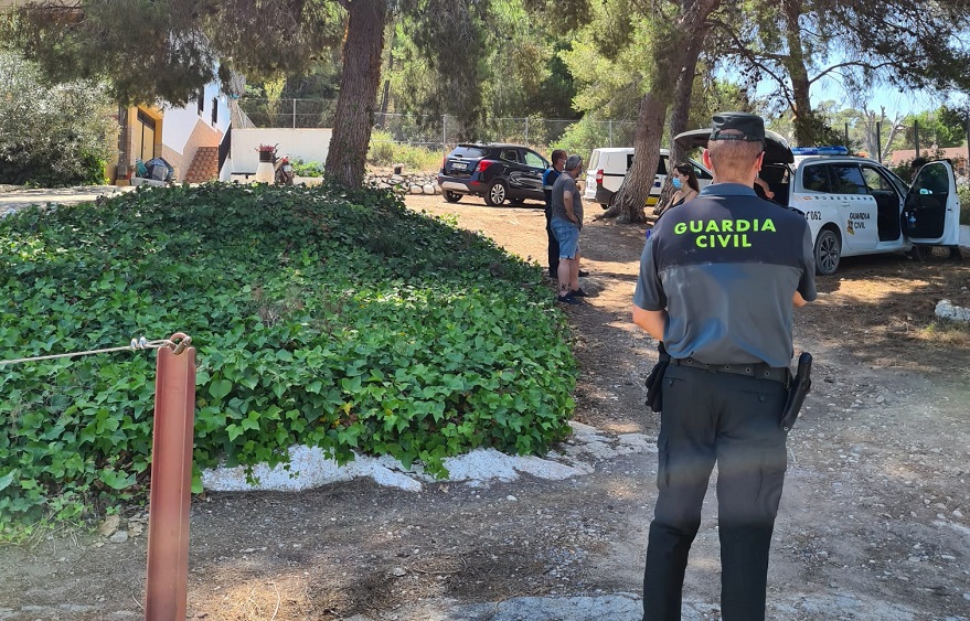 Varias viviendas y un vecino del Camí de Bonilles sufren daños a causa de una explosión programada en la cantera del Salt del Llop 