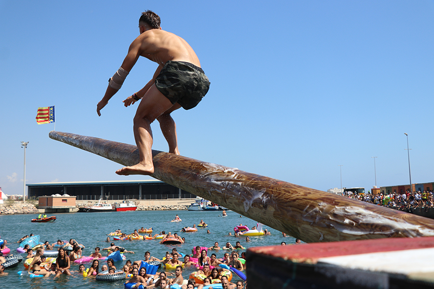 Puerto de Sagunto cerrará el próximo lunes sus fiestas patronales con la Travesía a Nado y las tradicionales cucañas