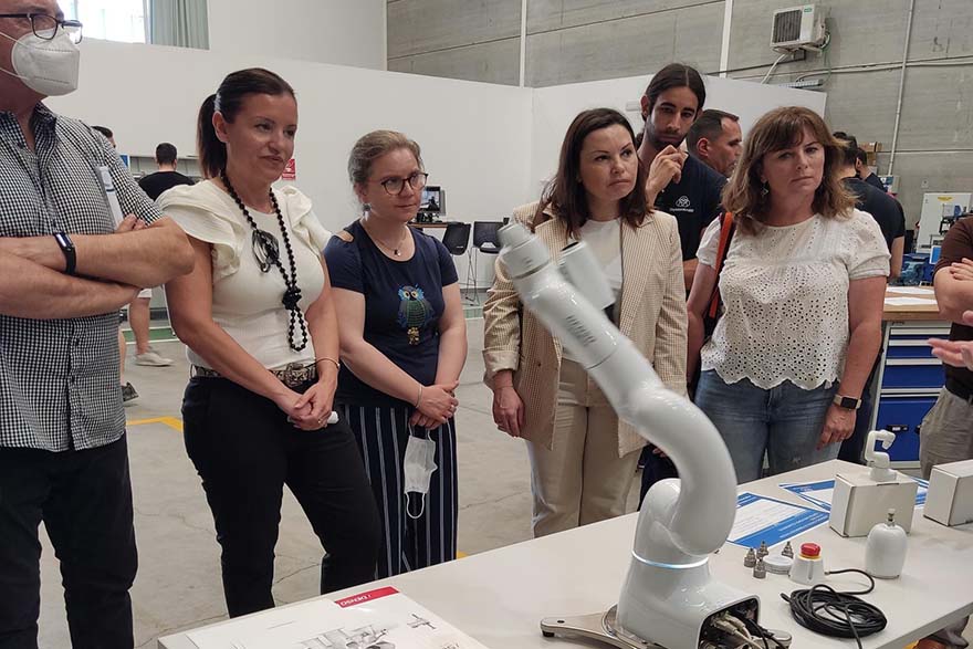 El Ayuntamiento de Sagunto visita las instalaciones de formación de Thyssenkrupp en su jornada de puertas abiertas