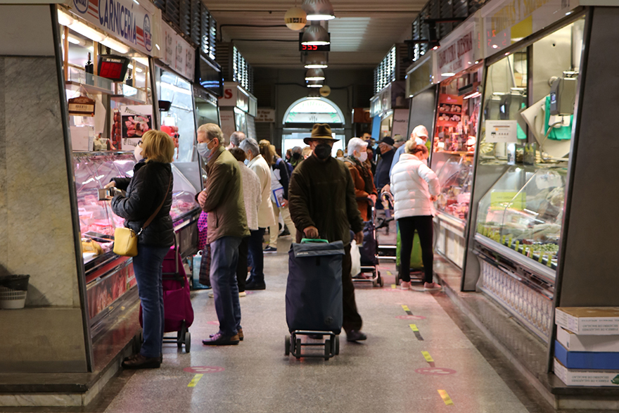Abierto el proceso de licitación para optar a los puestos de venta vacantes de los mercados municipales de Sagunto y Puerto de Sagunto