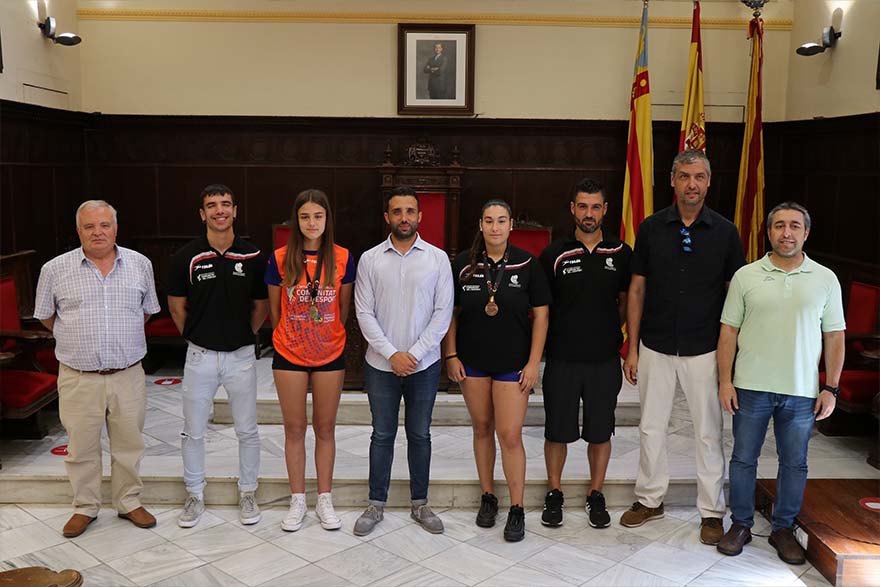 El Ayuntamiento de Sagunto recibe a las y los medallistas locales del último Campeonato de España de Selecciones Autonómicas de Balonmano