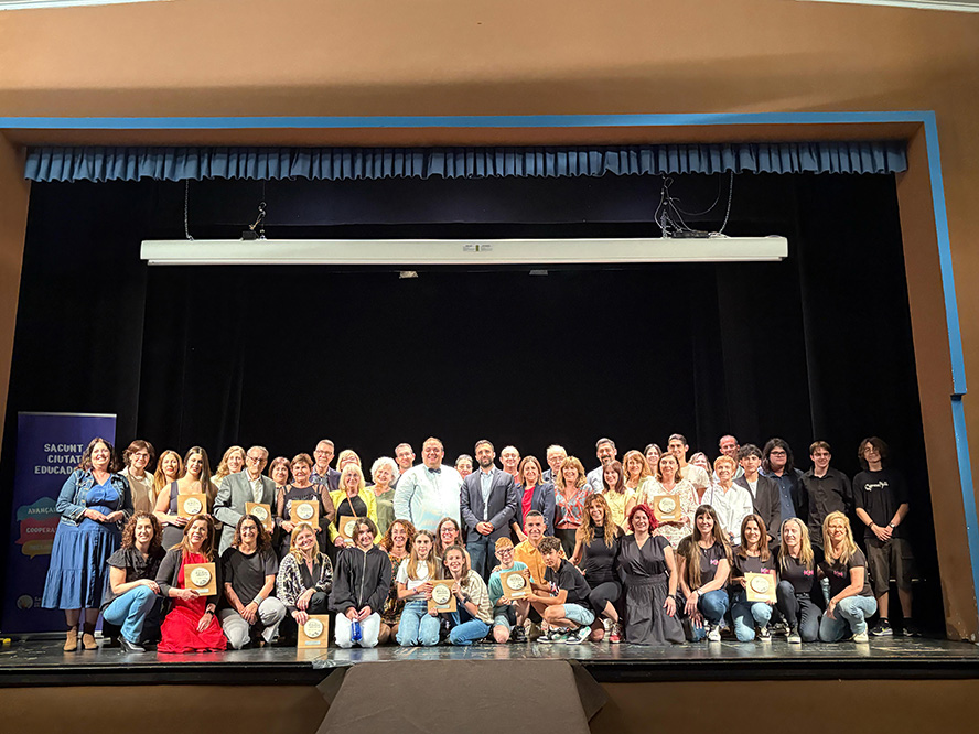 La II Trobada Educativa Ciutat de Sagunt premia a las personas más destacadas de la comunidad educativa del municipio
