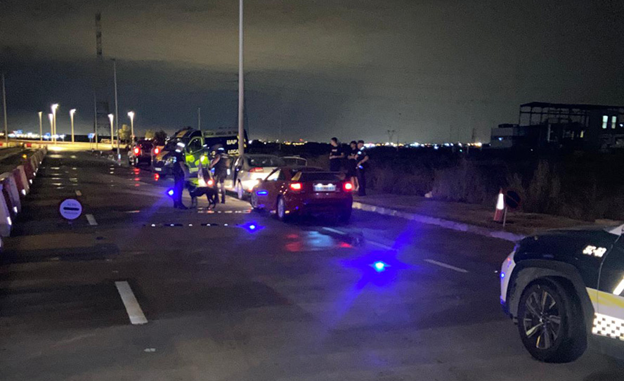 La Policía Local de Sagunto suma la unidad canina a los controles que se están realizando en los principales polígonos industriales