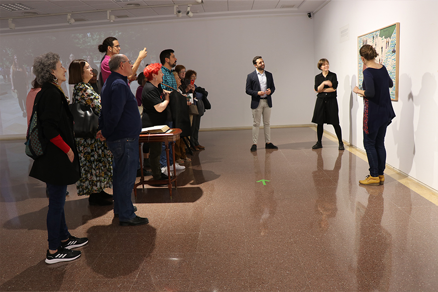 La exposición 'De coros, danzas y desmemoria' recupera historias de mujeres dentro del folclore 