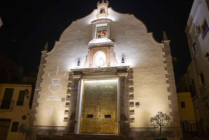 La Ermita de La Sang estrena nueva iluminación en su fachada