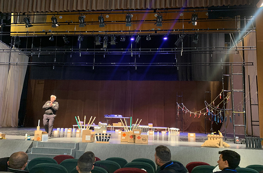 La Policía Local de Sagunto actualiza su formación sobre inspección de espectáculos pirotécnicos