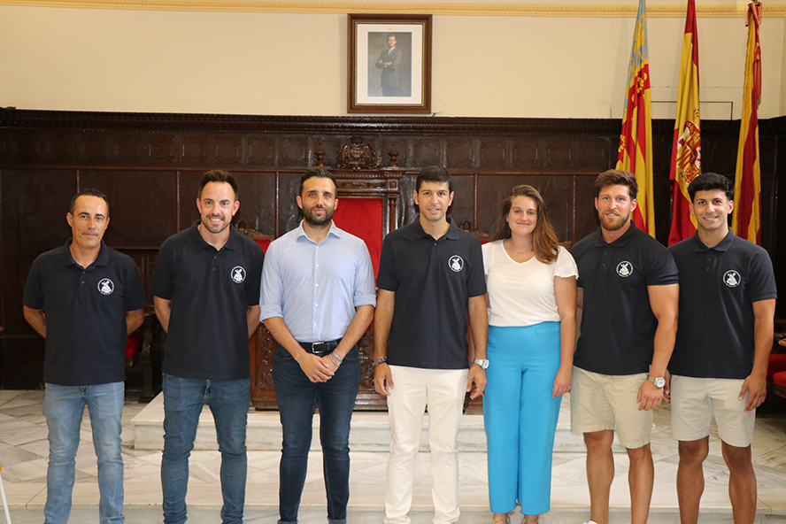 El Ayuntamiento de Sagunto da la bienvenida a la Mayoralía 2024 de la Semana Santa Saguntina