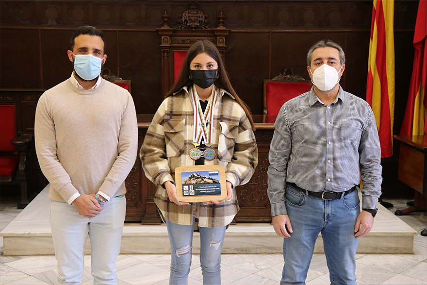 El Ayuntamiento de Sagunto recibe a la subcampeona del Mundo Individual y campeona del Mundo por equipos de Pesca Surf Casting, Lucía Romero