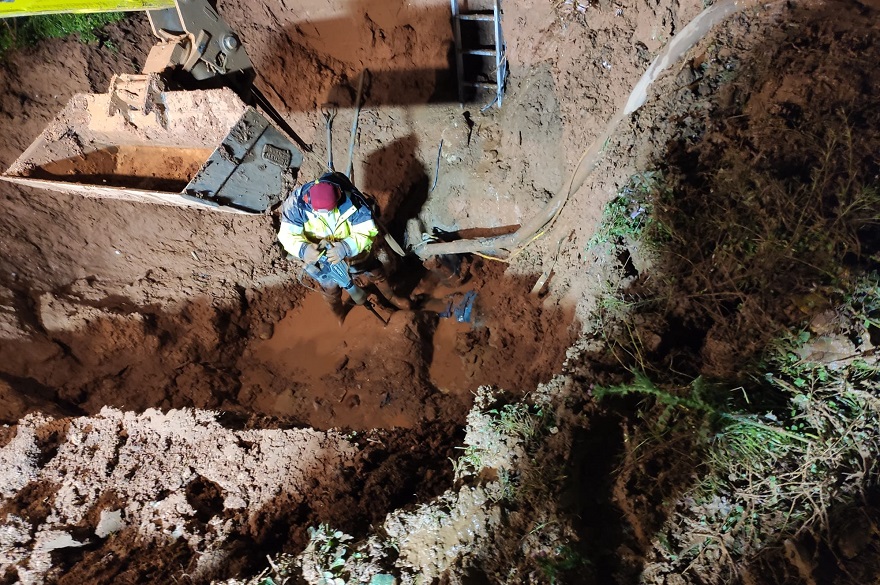 Aigües de Sagunt repara una importante avería en el suministro a los polígonos Camí la Mar y Parc Sagunt