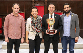 El Ayuntamiento de Sagunto homenajea al subcampeón del mundo de peluquería por equipos, Iván Martínez