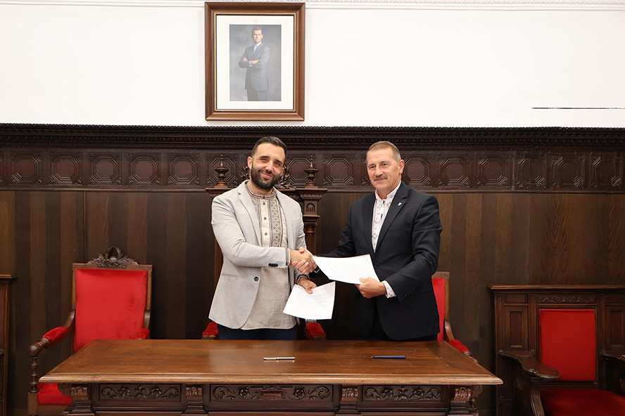 Sagunto y Drohobych establecen un primer contacto para hermanar ambos municipios