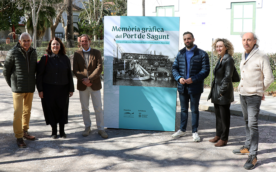 Los jardines de la Gerencia albergan la exposición de la APV, 'Memòria gráfica del Port de Sagunt'