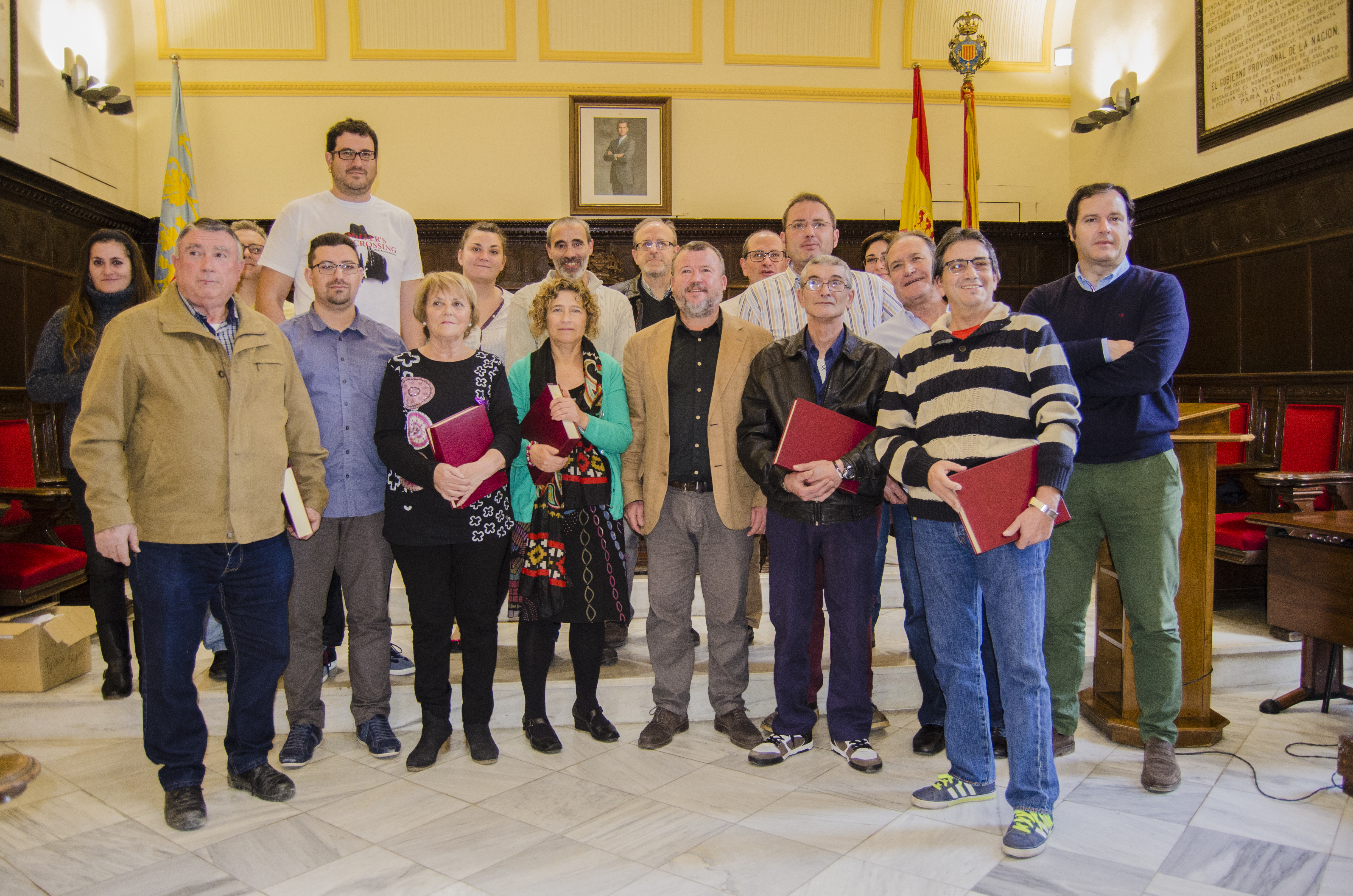 El alcalde de Sagunto y miembros de la Corporación homenajean a los funcionarios jubilados en 2015