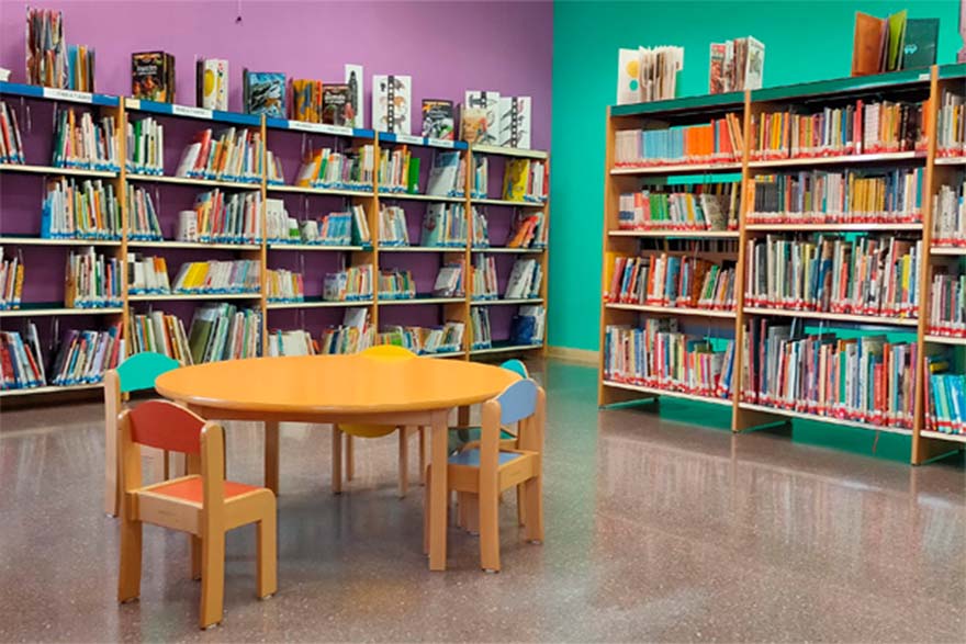 Una nueva sala infantil, cuentacuentos y visitas escolares en las bibliotecas del municipio