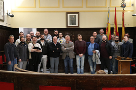 El alcalde de Sagunto se compromete a actuar como intermediario entre Arcelor y los trabajadores despedidos de Serpusa
