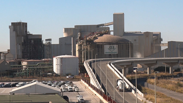 El puente de acceso al polígono químico permanecerá cerrado debido a las obras de reparación