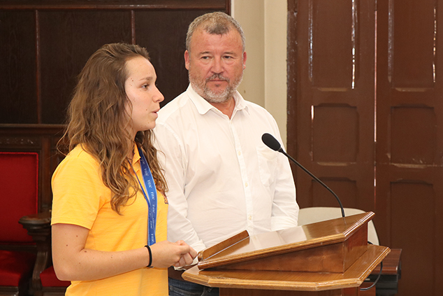 El Ayuntamiento de Sagunto galardona a la subcampeona mundial de fútbol femenino Paula Sancho