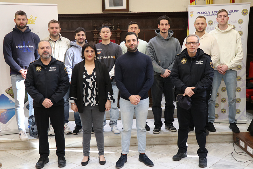Agentes de policía de Berlín visitan Sagunto para conocer los protocolos de actuación de su Policía Local 