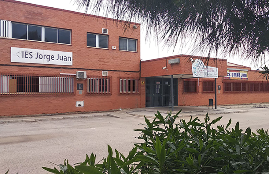 La Conselleria de Educación, Cultura y Deporte convoca becas para favorecer la presencia de mujeres en determinados ciclos formativos de grado medio y superior que están más masculinizados