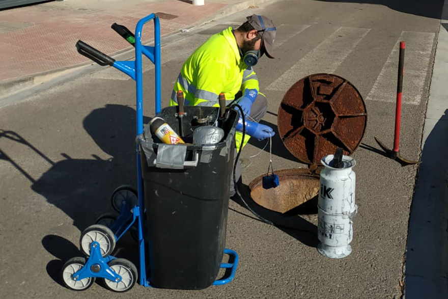 La Concejalía de Sanidad continúa los tratamientos de desratización y desinsectación del alcantarillado esta semana y la próxima en Puerto de Sagunto