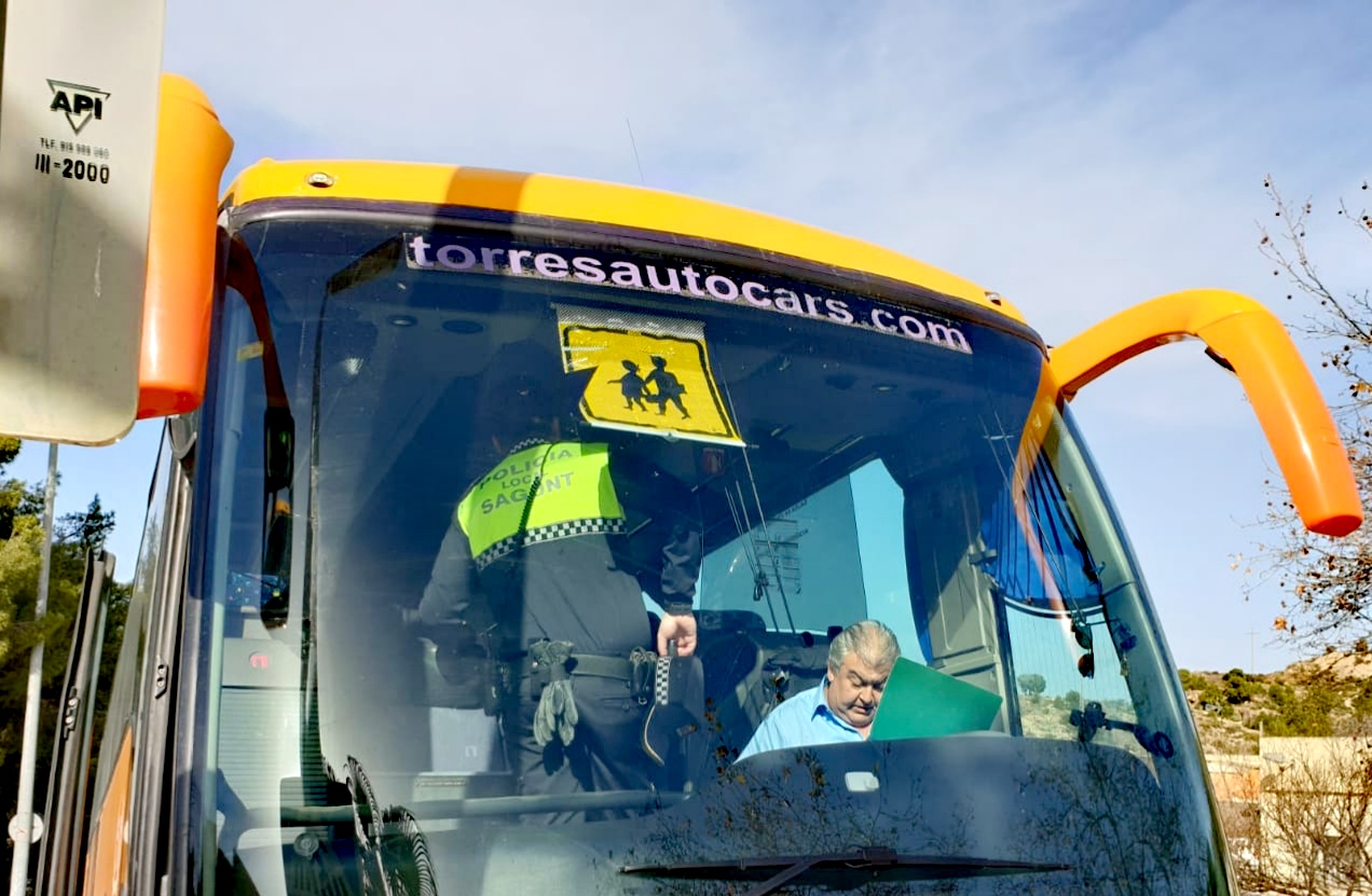 La Policía Local de Sagunto inicia una nueva campaña de vigilancia y control del transporte escolar