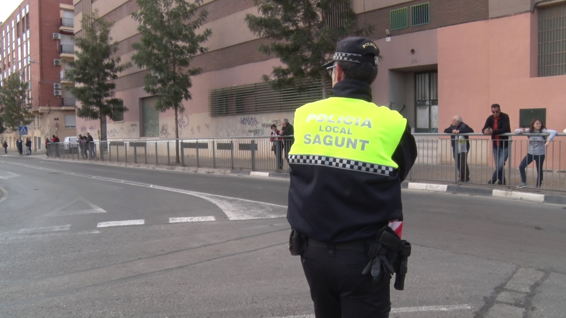 El Ayuntamiento firma un acuerdo con los sindicatos para la ampliación de los servicios voluntarios extraordinarios de la Policía Local