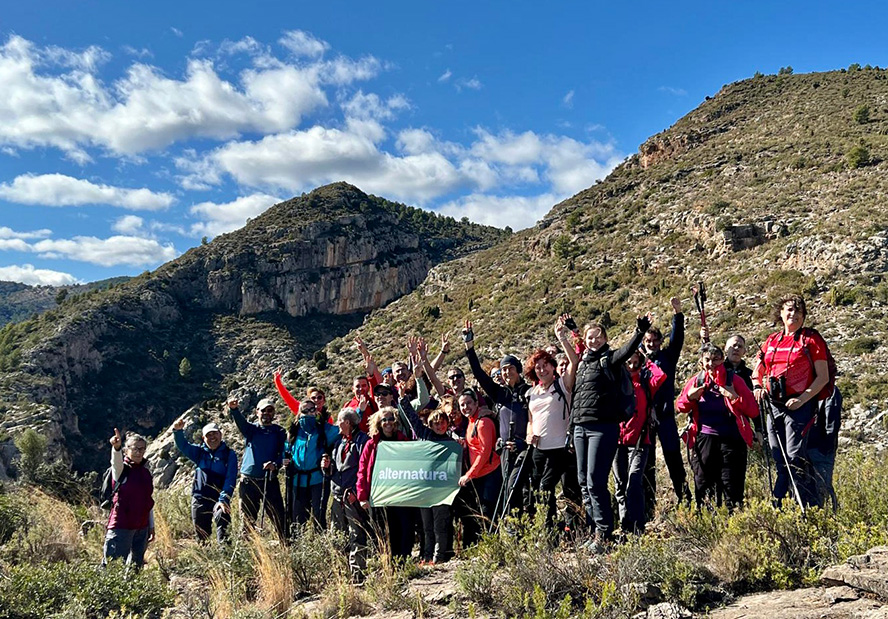 El programa Alternatura porta una trentena d'excursionistes al Salt del Cavall